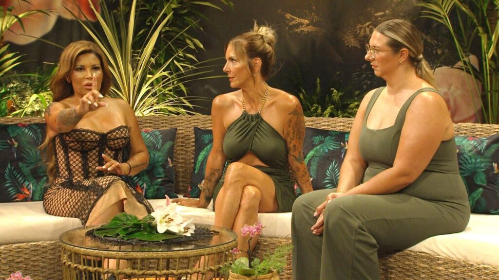 12 "Reality Queens" gegen Sandra - Verstörende Szenen beim großen ...