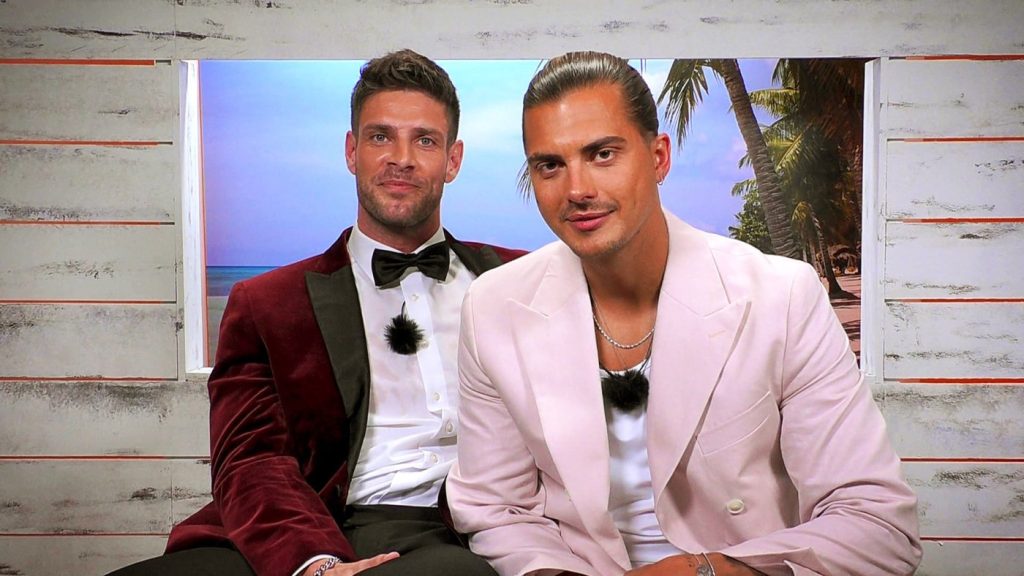 AvoNhyVZtWlj love island vip st3 ep1 martin tim